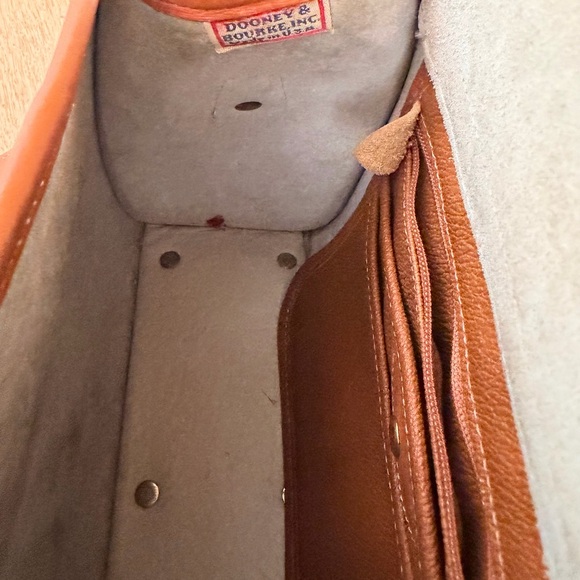 Vintage Dooney & Bourke Essex Crossbody | White & British Tan | AWL USA Made - Picture 6 of 7